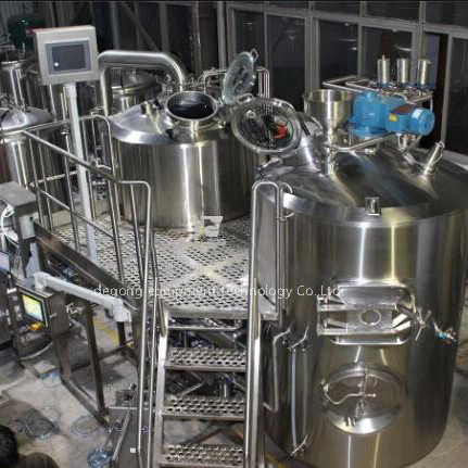 1000L SUS 304 Craft Brewery Gefäß- / Sudhaussystem Kundenspezifischer Biergärtank zum Verkauf
